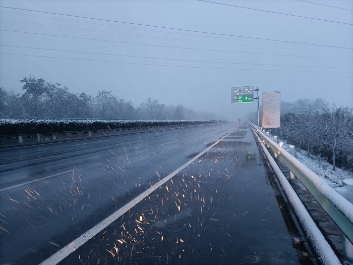 邢台工区雪中巡查2